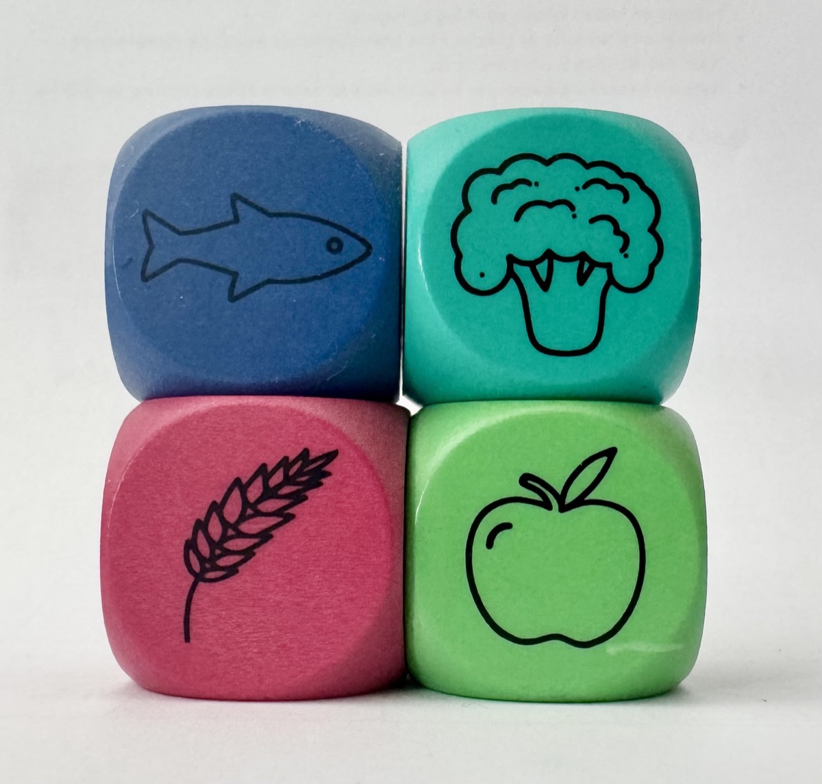 Vier Würfel des Würfelmenü-Sets